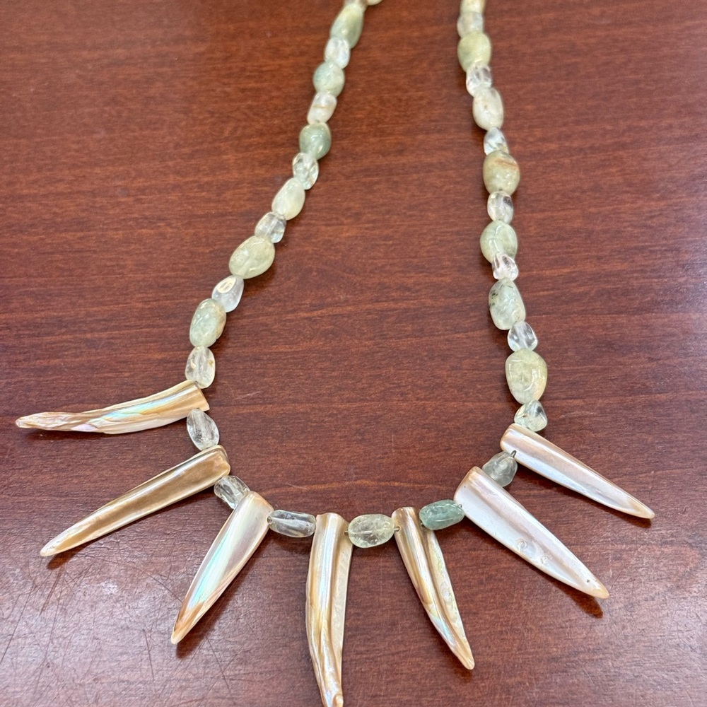 Elegant Shell and Bead Necklace